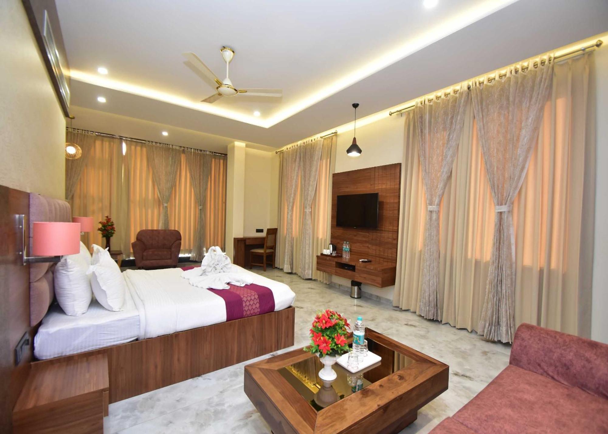 Hotel Shyamleela Khātu Extérieur photo