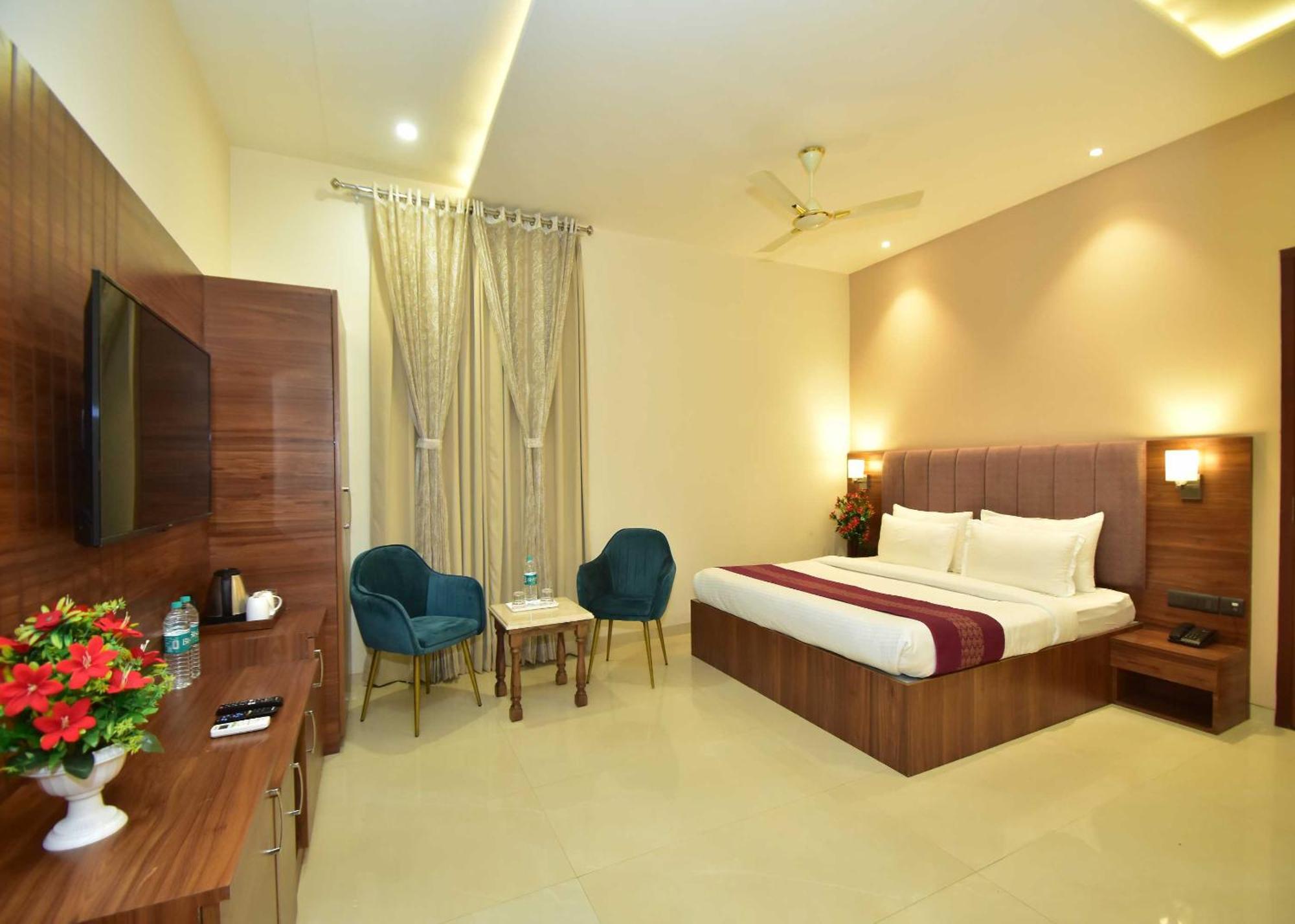 Hotel Shyamleela Khātu Extérieur photo
