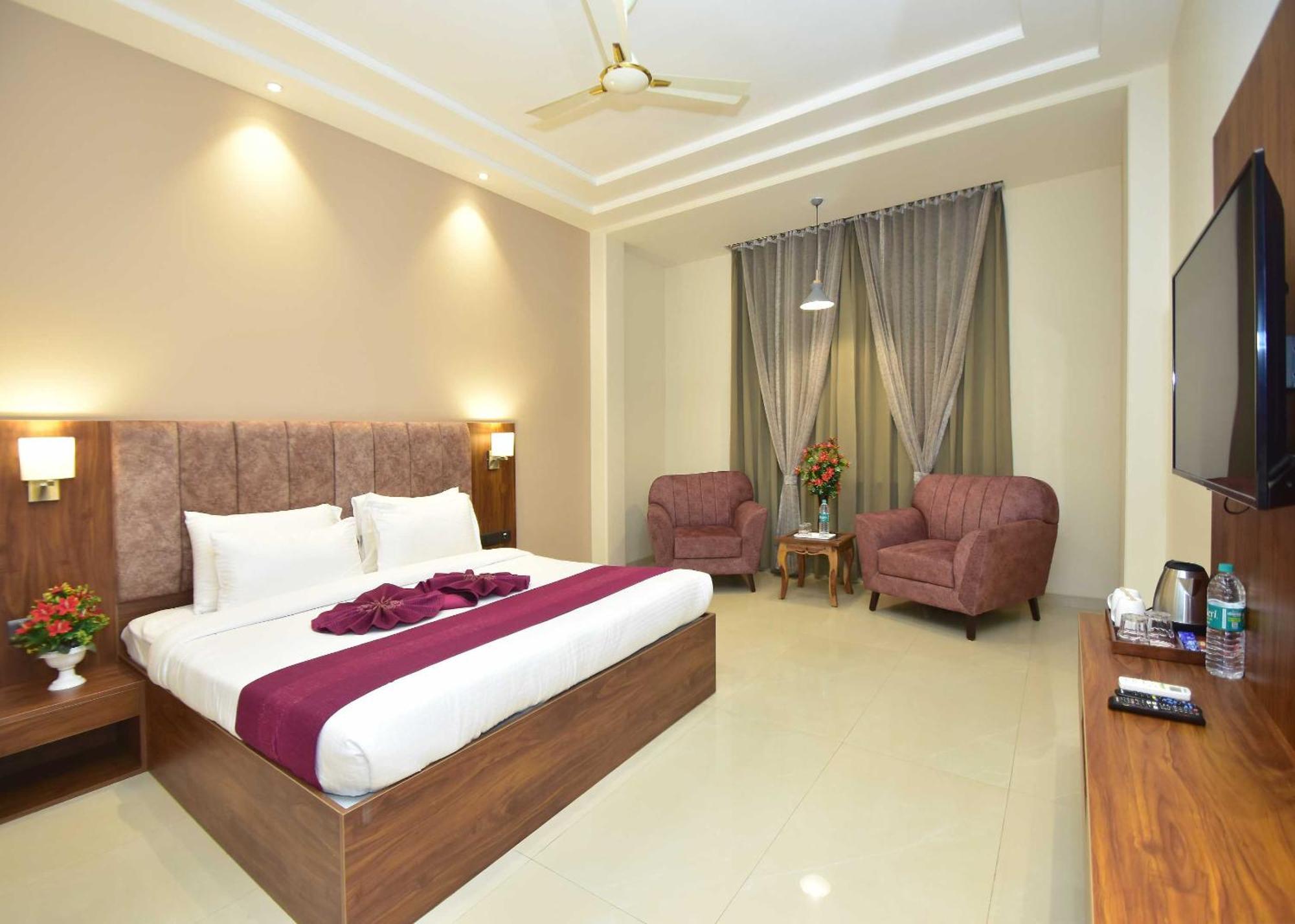 Hotel Shyamleela Khātu Extérieur photo