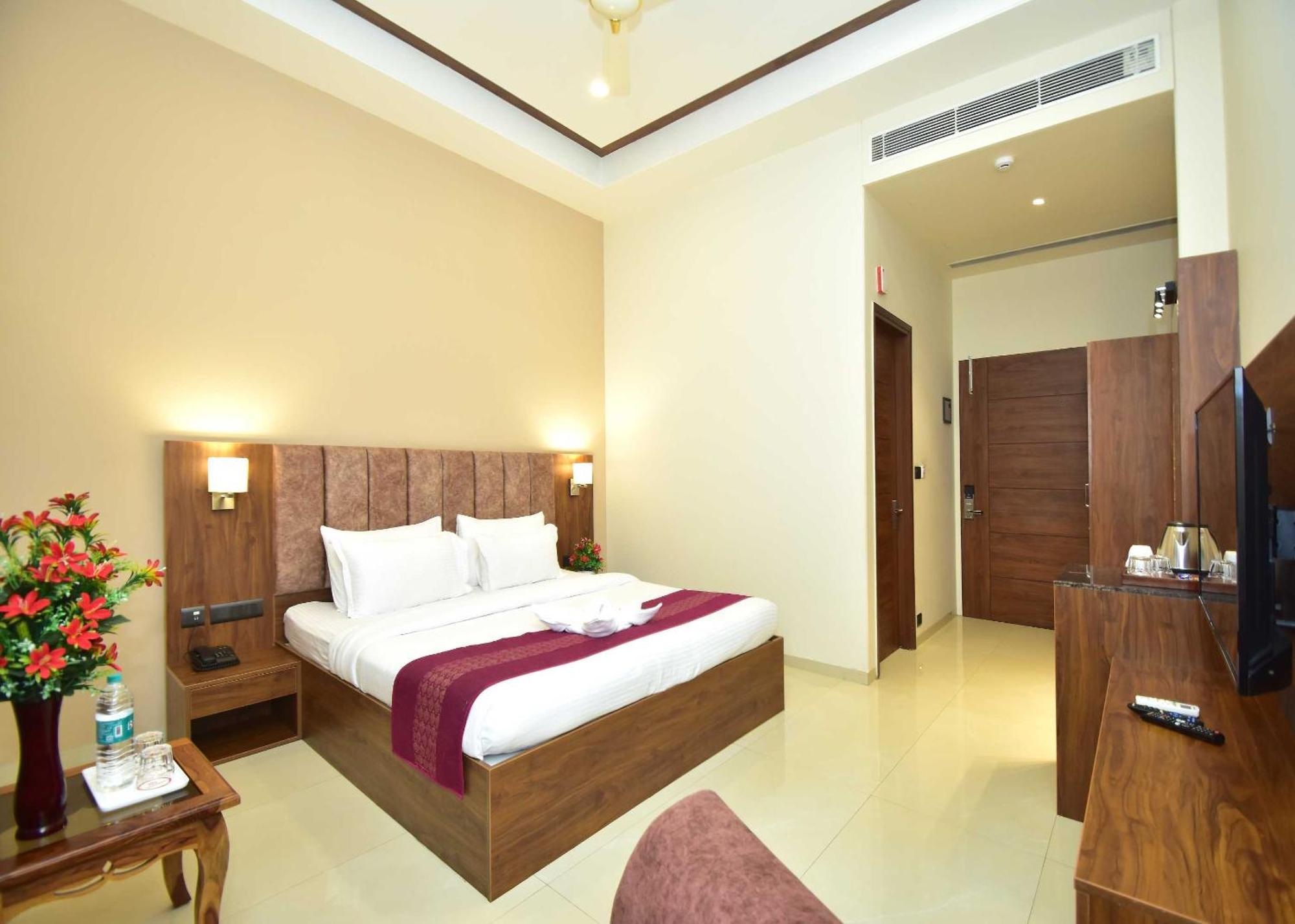 Hotel Shyamleela Khātu Extérieur photo