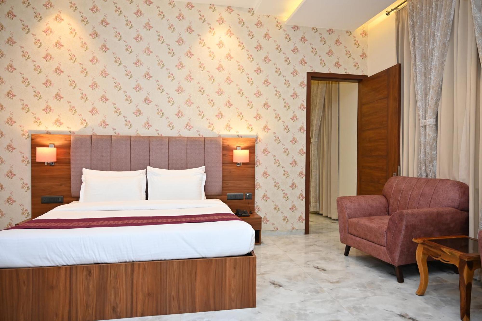 Hotel Shyamleela Khātu Extérieur photo