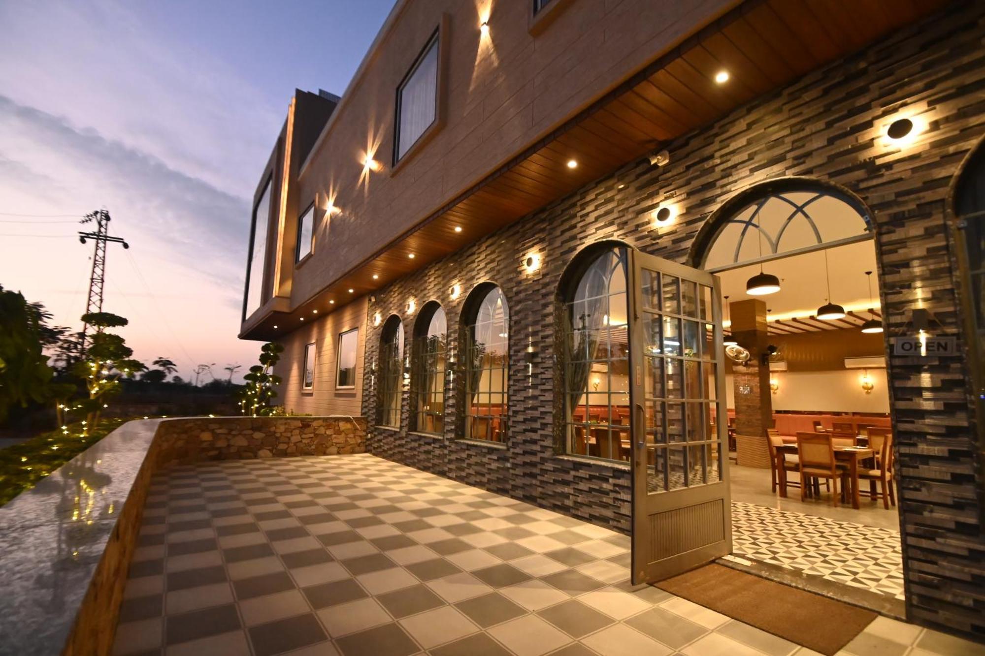 Hotel Shyamleela Khātu Extérieur photo